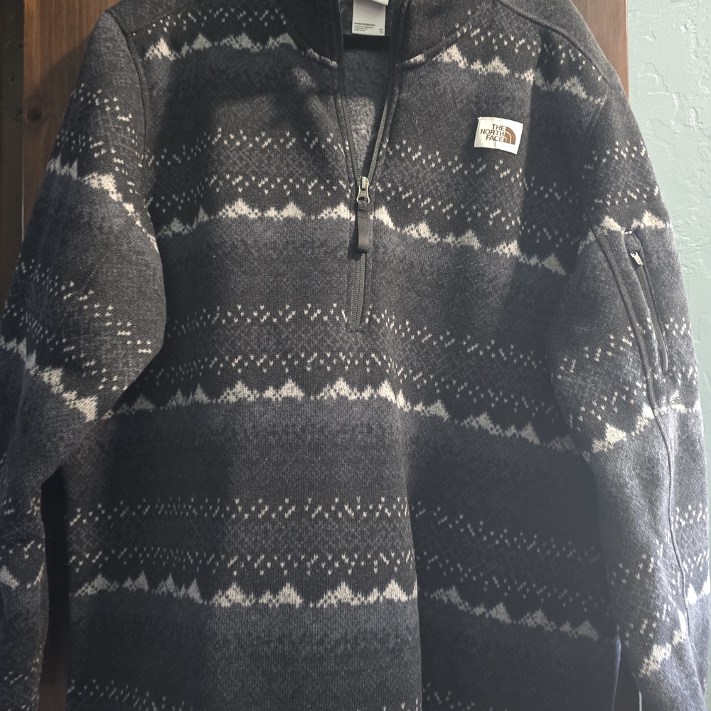 The North Face Men's Gray Sweater